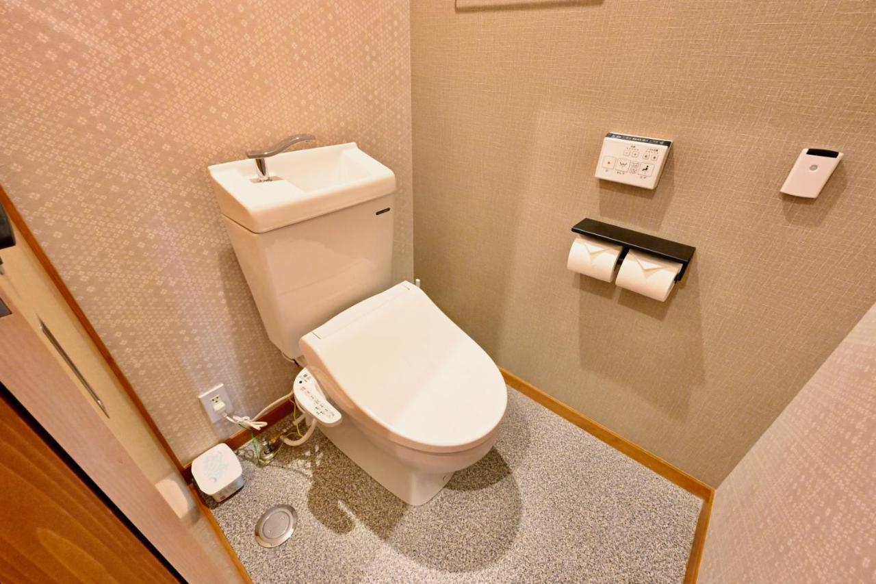 New open - Manabi-stay Takayama SAKURA 古い町並みまで徒歩１分！迫力の大画面シアタールームと香り高い檜風呂完備！！ Eksteriør billede