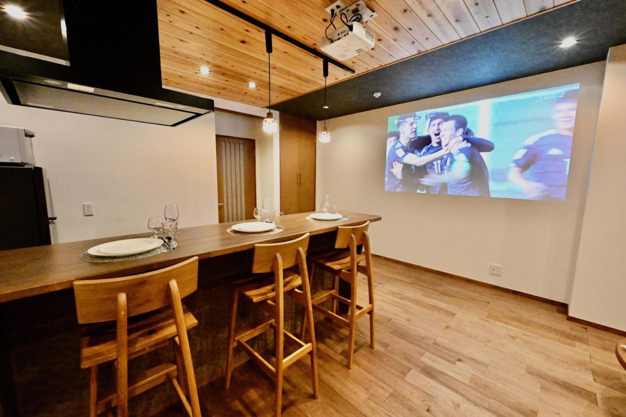 New open - Manabi-stay Takayama SAKURA 古い町並みまで徒歩１分！迫力の大画面シアタールームと香り高い檜風呂完備！！ Eksteriør billede