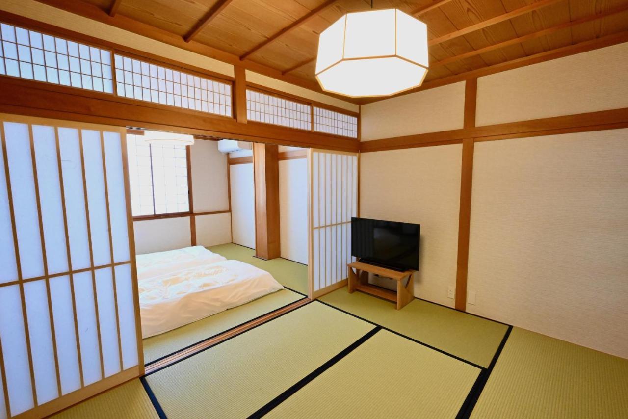 New open - Manabi-stay Takayama SAKURA 古い町並みまで徒歩１分！迫力の大画面シアタールームと香り高い檜風呂完備！！ Eksteriør billede