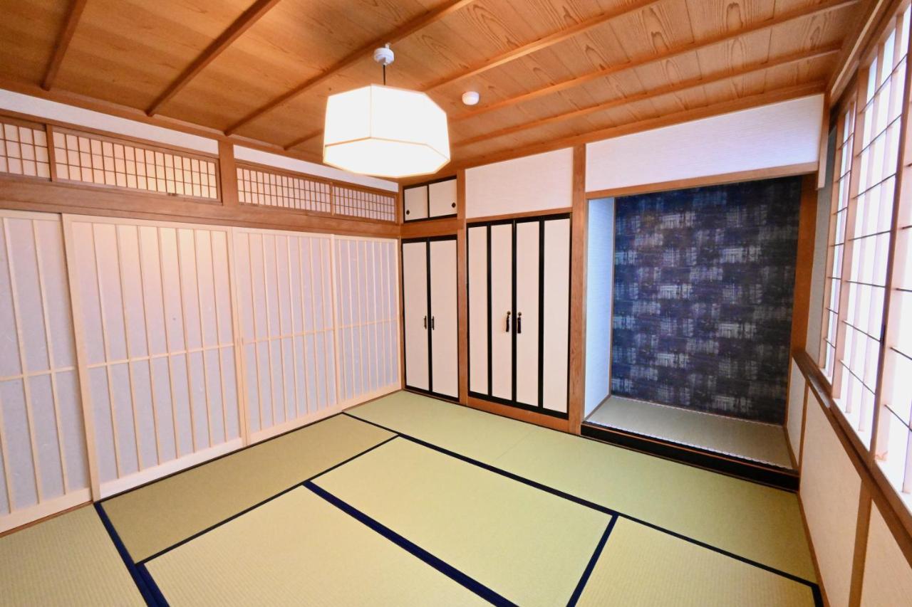New open - Manabi-stay Takayama SAKURA 古い町並みまで徒歩１分！迫力の大画面シアタールームと香り高い檜風呂完備！！ Eksteriør billede